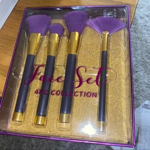 Bella Beauty four piece face set make up brushes new in box